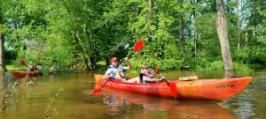 Irklavo visi, ir maži , ir dideli.