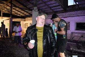 Stilingas svečias ragauja Kertamkampotą.