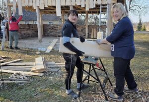 Elegantiškos drožėjos.